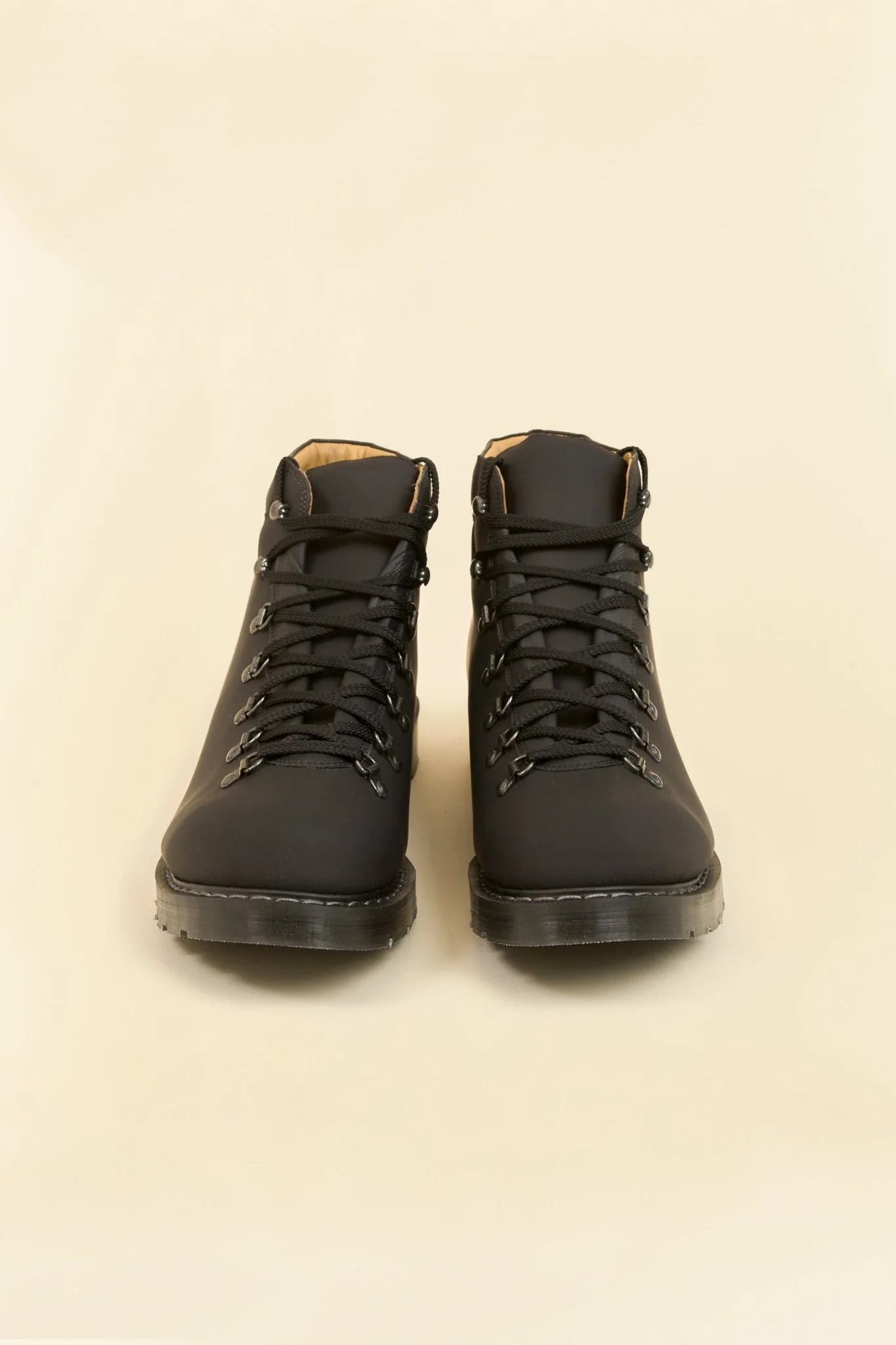 Solovair Urban Hiker - Black Greasy - Image 2