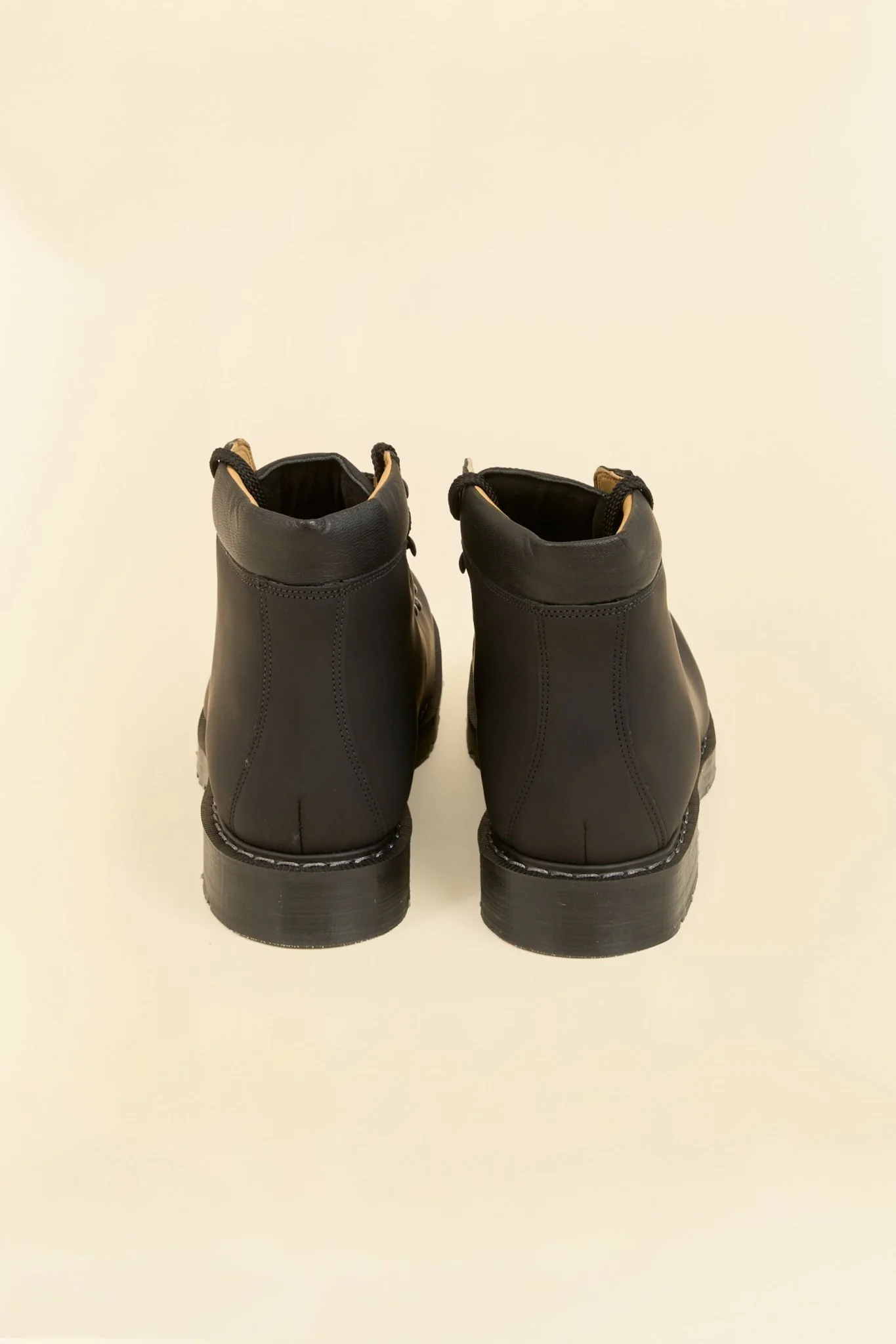 Solovair Urban Hiker - Black Greasy - Image 4