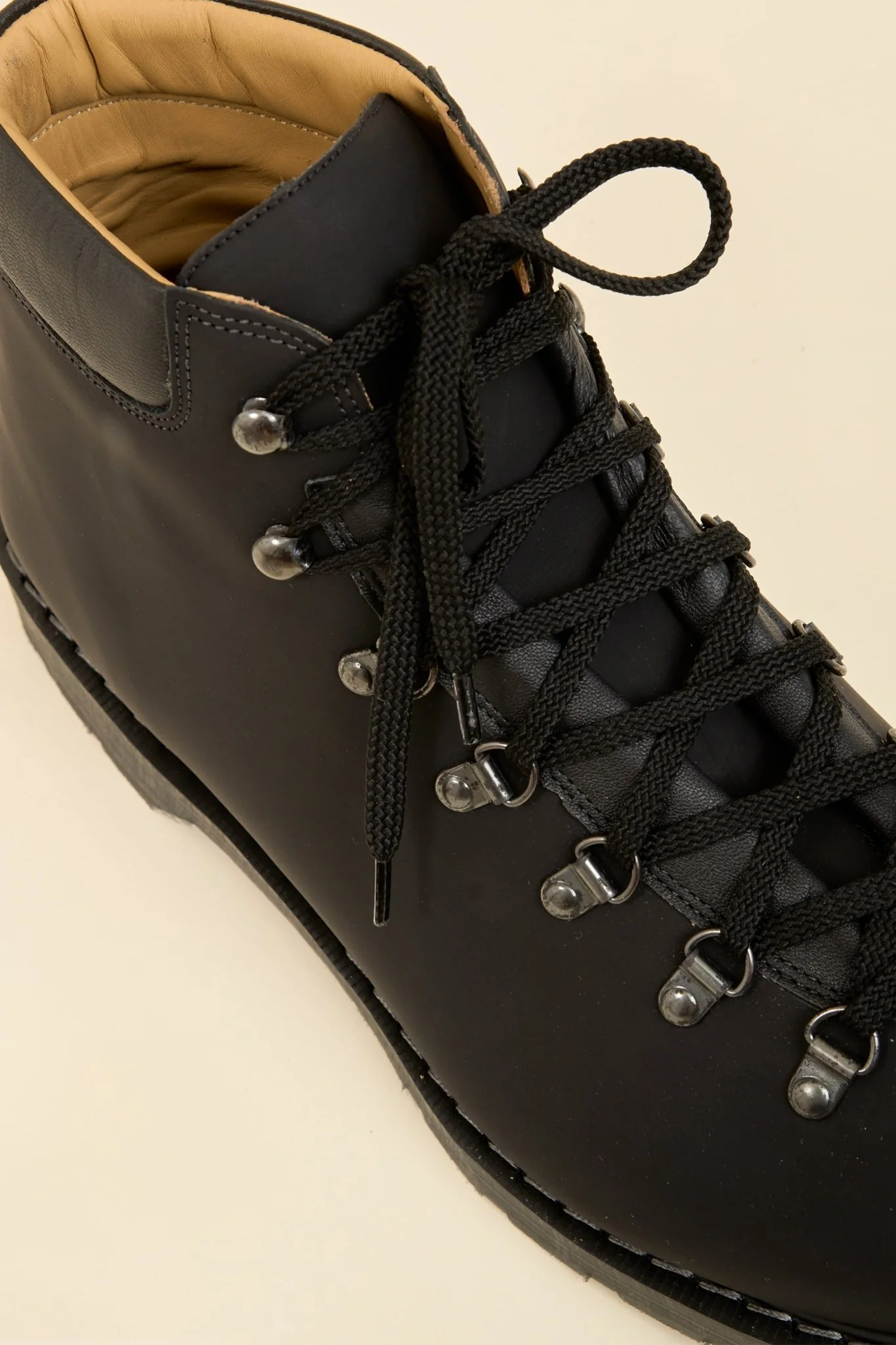 Solovair Urban Hiker - Black Greasy - Image 7