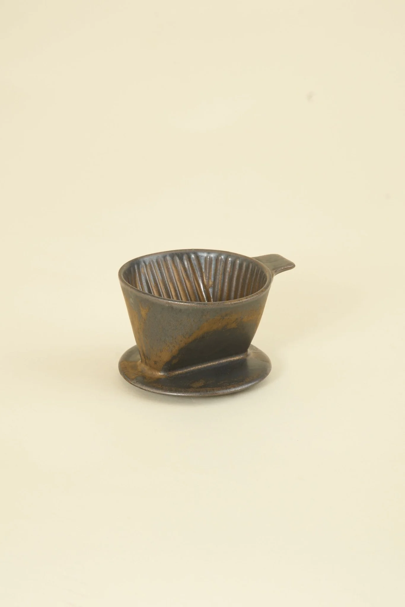 CHIPS Inc. Ancient Pottery Coffee Dripper - Brass - Image 3