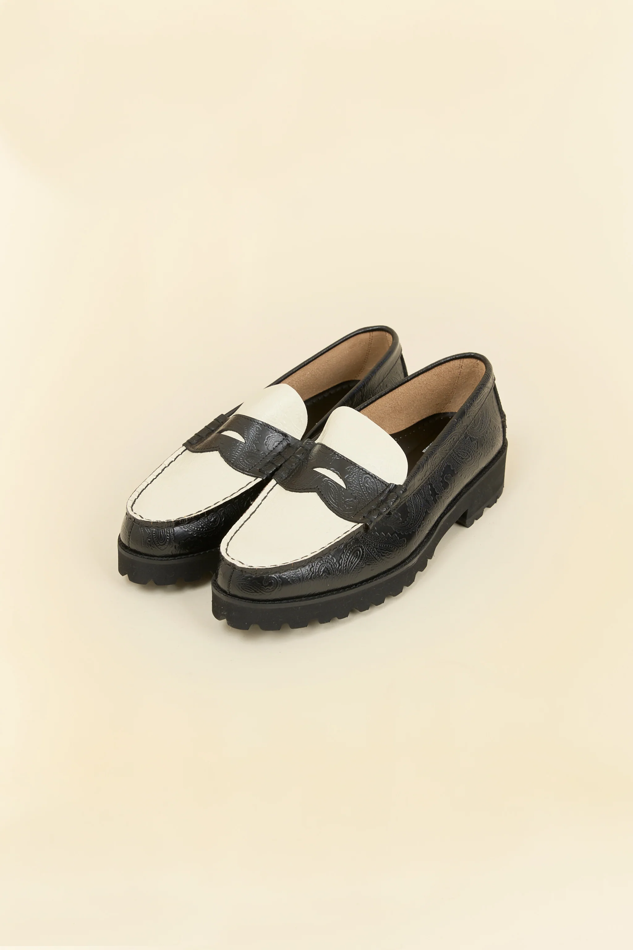 Kenford Shoes Tank Sole Loafer - Black/White Paisley