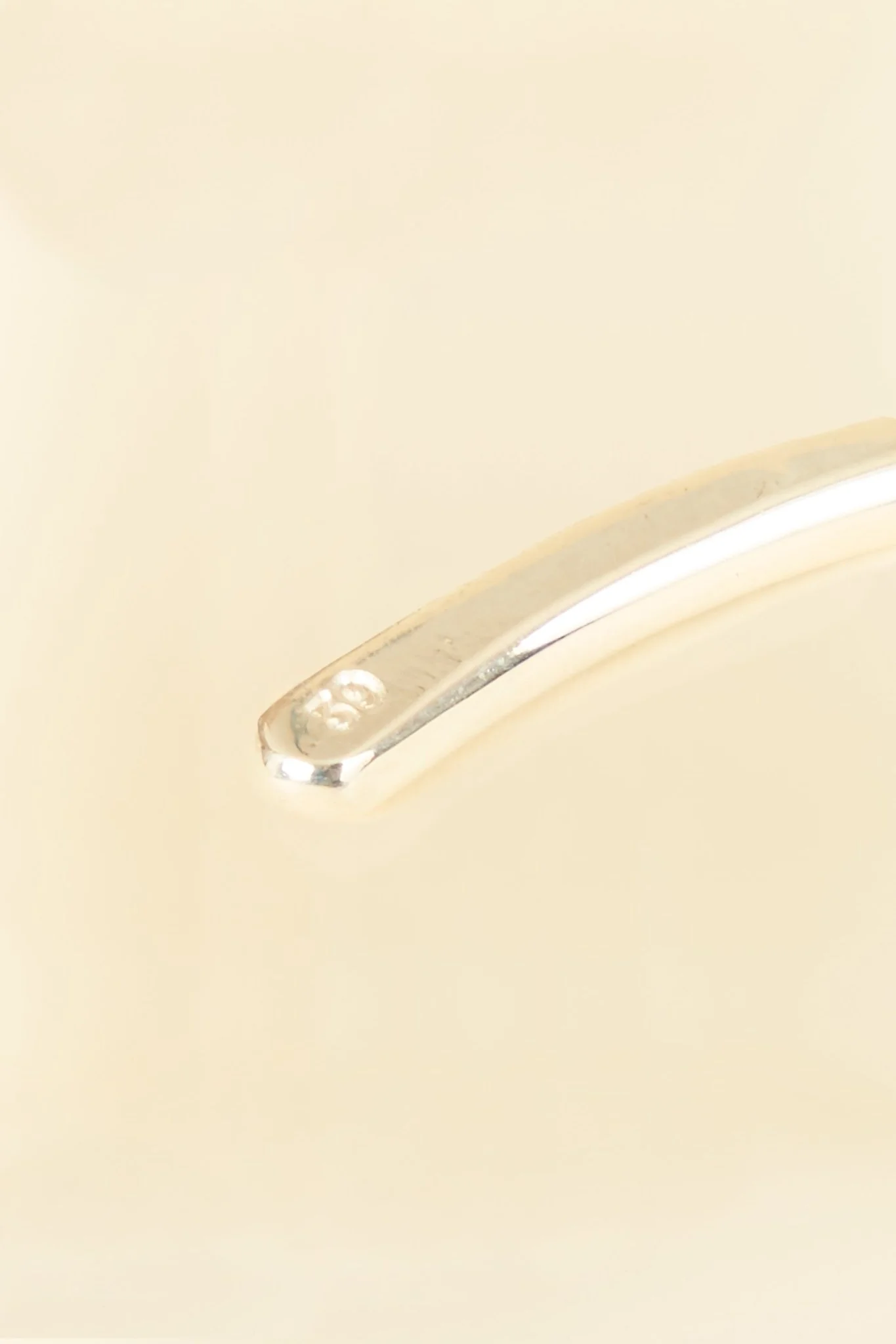 SunKu Roller Press Bangle - Silver - Image 3